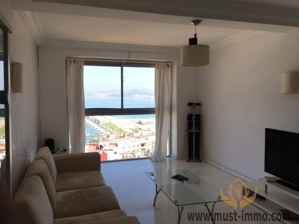 Tanger centre ville : appartement avec très belle vue sur la marina