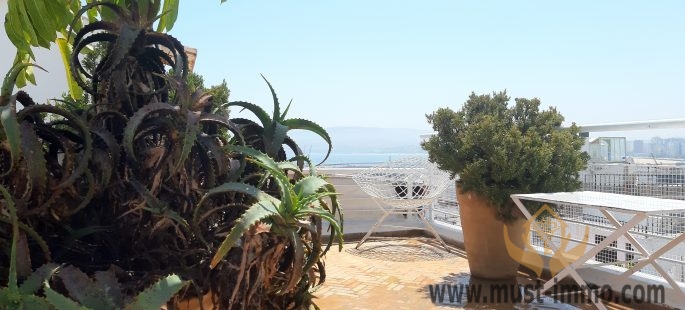 Spacieux Loft avec patio et rooftop vue sur la baie de Tanger