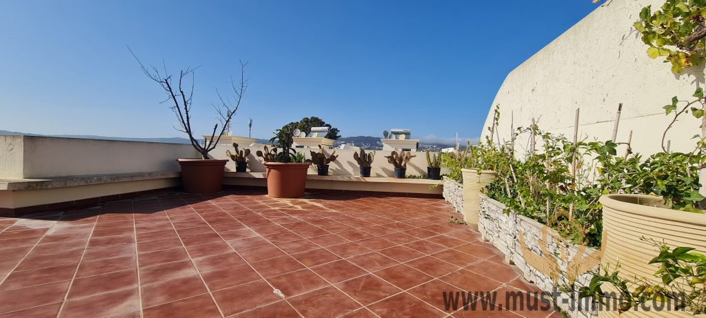 Villa avec piscine et terrasse dans une résidence sécurisée,    Tanger Val Fleurie