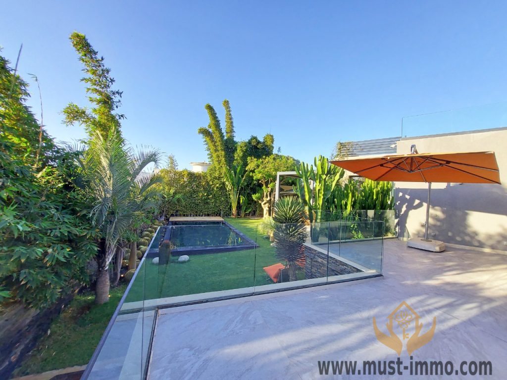 Waterfront Villa moderne avec piscine et jardin à Mohammedia