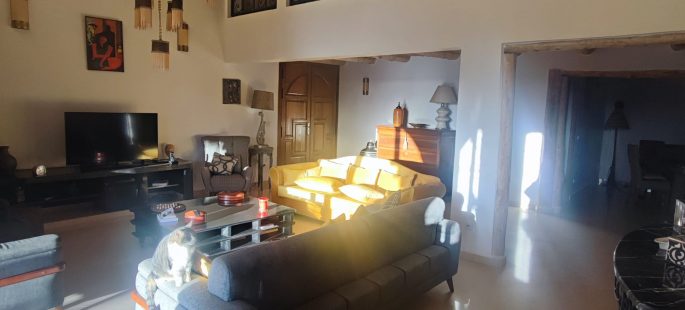 À Vendre – Villa avec Vue Montagne, Jardin et Piscine, Taroudant
