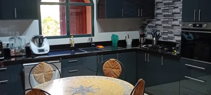 À Vendre – Villa avec Vue Montagne, Jardin et Piscine, Taroudant