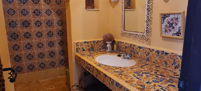 Riad a vendre à Marchan, patio lumineux et terrasse vue mer, Tanger