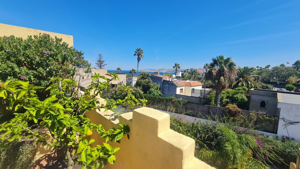 Riad a vendre à Marchan, patio lumineux et terrasse vue mer, Tanger