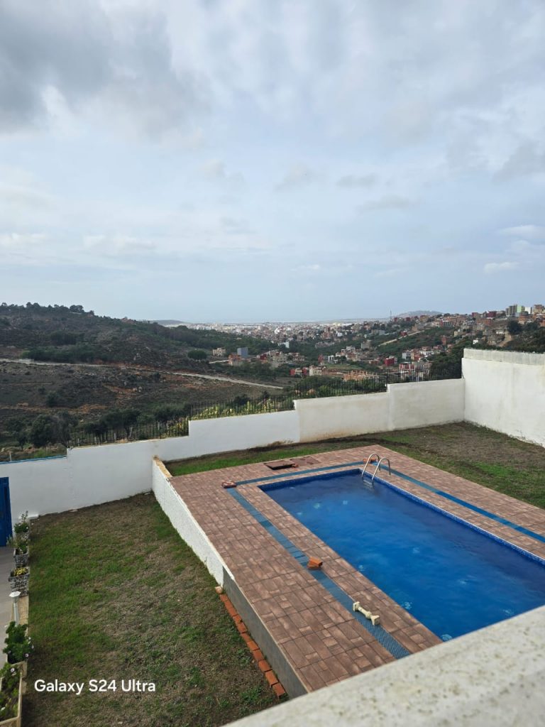 À Vendre – Villa au Calme sans Vis-à-Vis à Tanger, à 10 min de la Plage d’Achakar