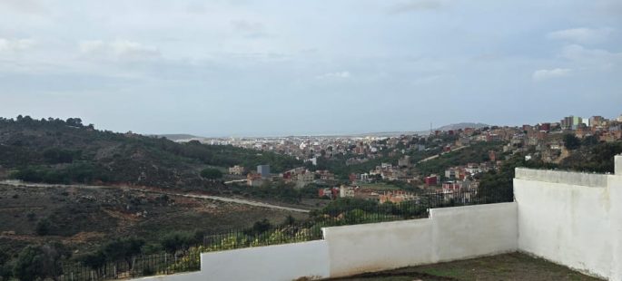 À Vendre – Villa au Calme sans Vis-à-Vis à Tanger, à 10 min de la Plage d’Achakar